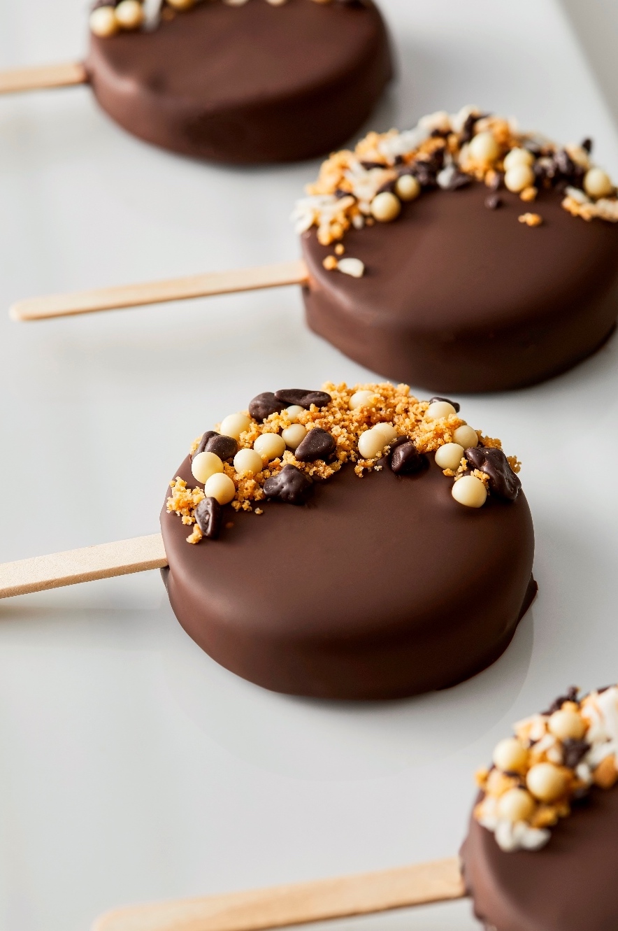 coconut-blossom-dark-chocolate-cheesecake-pops.jpg