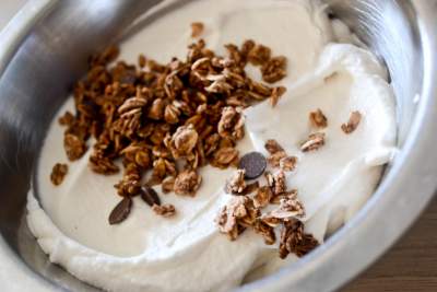 granola in ice cream