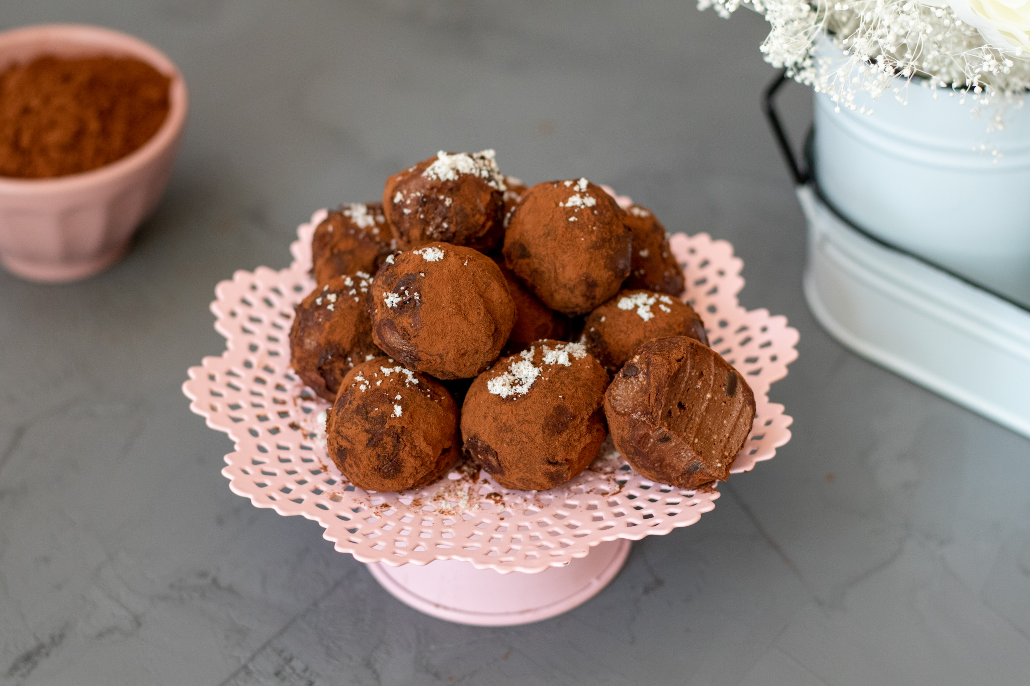 keto brownie bombs